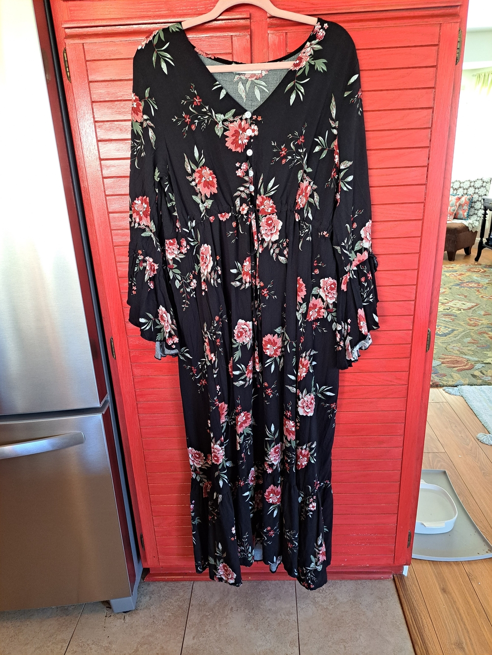 Rustty Dustty 2x Black Floral Long Sleeve Boho Maxi Dress with Pink Rose Print